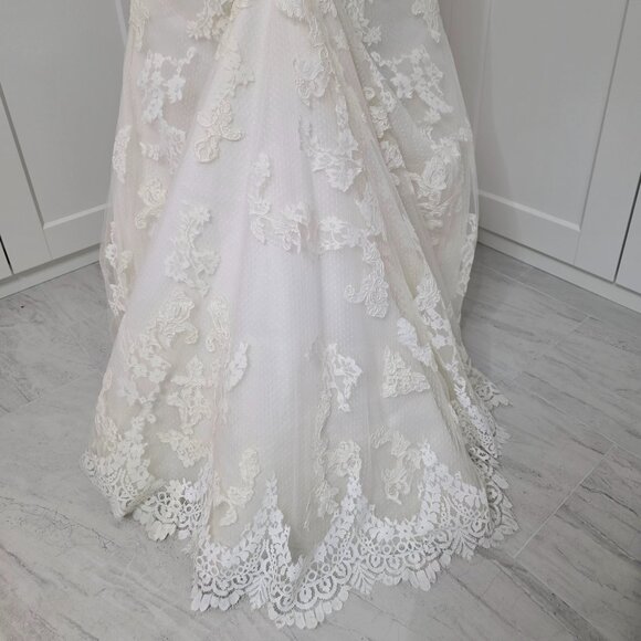 Maggie Sottero Couture "Cadence" Ivory Lace Wedding Gown - Picture 5 of 16